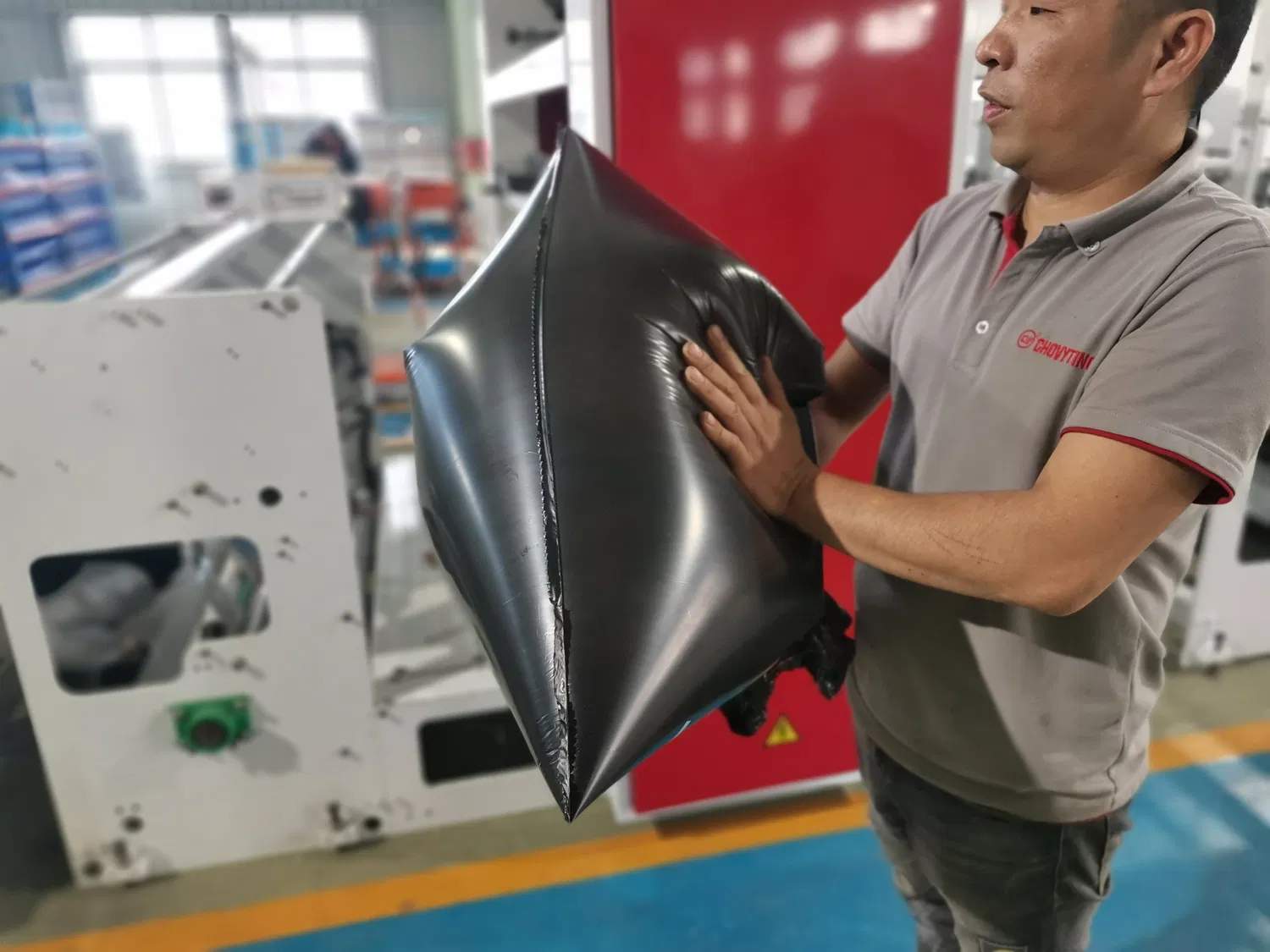 Fully Automatic Biodegradable Decomposable Star Sealing Plastic Garbage Bag-on-Roll Poly Trash Bag Coreless Making Machine