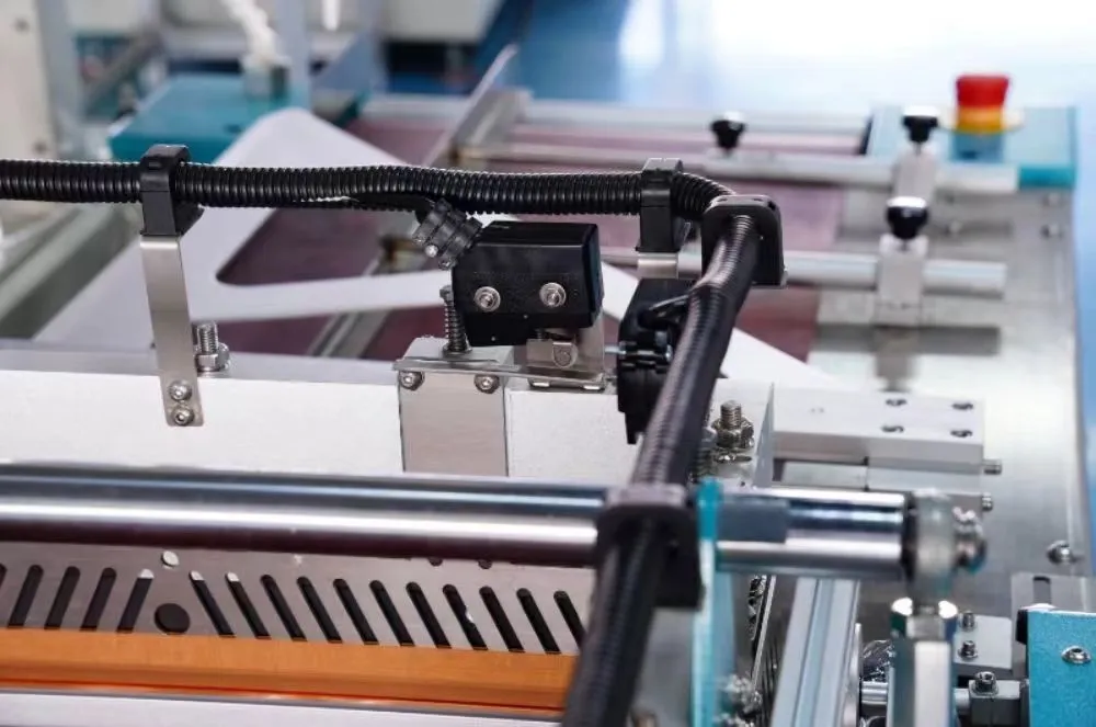 Fully Automatic Heat Shrink Tunnel Sealing Wrapper Flow Wrapping Machine Plastic POF/PVC Film Wrap Thermal Side Sealer Packing Packaging Machine