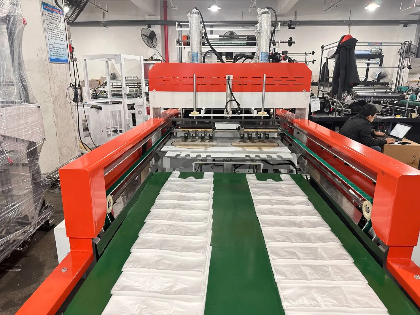 Hot Sealing Cold Cutting T-Shirt Plastic Polythene Vest Garbage Bag Making Machine